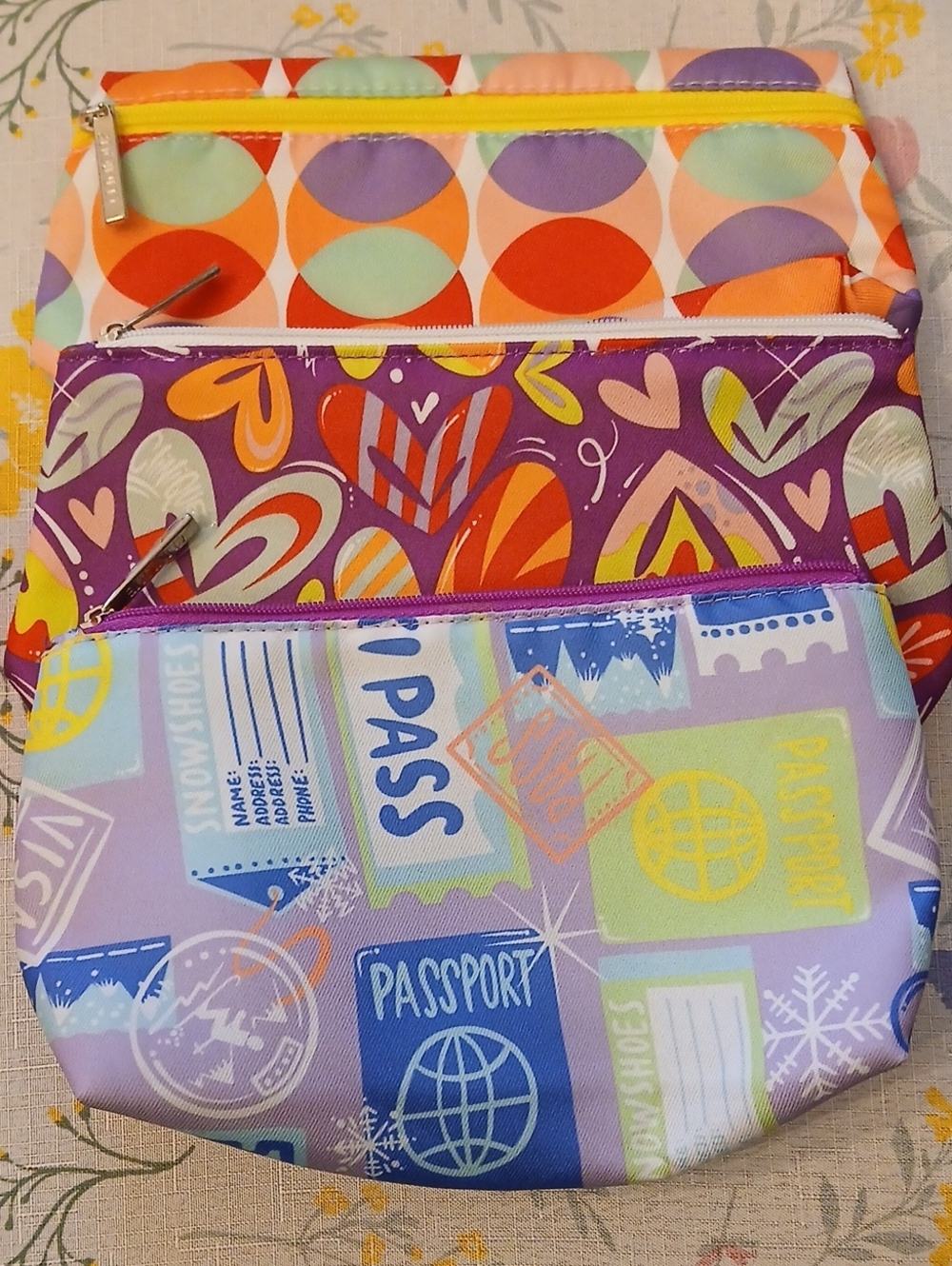 CLINIQUE Cosmetics Colorful Bags - Picture 1 of 8